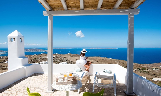 Faros Armenistis Villa | Villa DeLucien