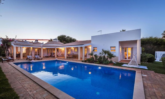 Branqueira Villa | Villa Dome by OCvillas
