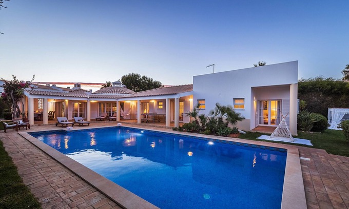 Branqueira Villa | Villa Dome OCV - Private Heated Pool