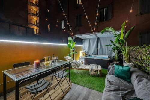 Ripamonti Corvetto Villa | Villa Duomo - Jacuzzi e Terrazzo - Cinema - Free Parking - Gym