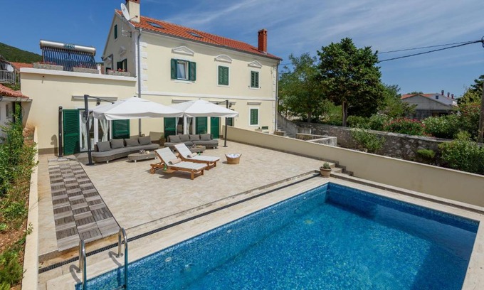 Ist House | Villa Elen