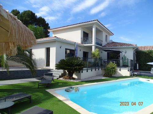 Tourbes Villa | VILLA ENTRE MER ET MONTAGNE
