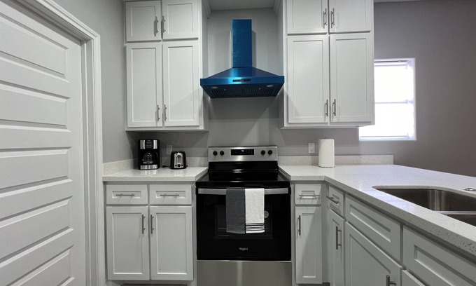 Brownsville Condo | Villa Escondida #3 -2BD- Straight Shot to SpaceX!