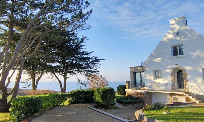 Doelan Villa | Villa FEUNTEUN on the ocean!