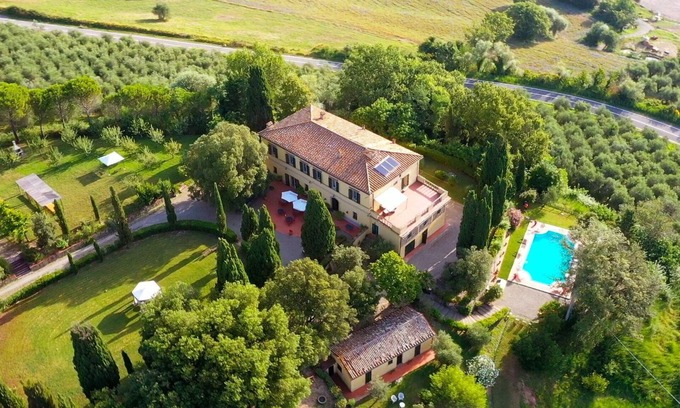 Il Poggio Villa | Villa for 28 with Pool