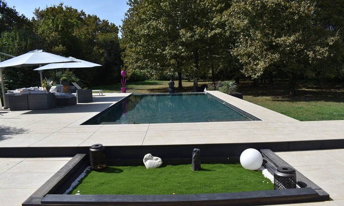 Saint-Vincent-de-Paul Villa | Villa for 10 Guests with Pool, Surrounded by Trees, Just 15 Min from Bordeaux