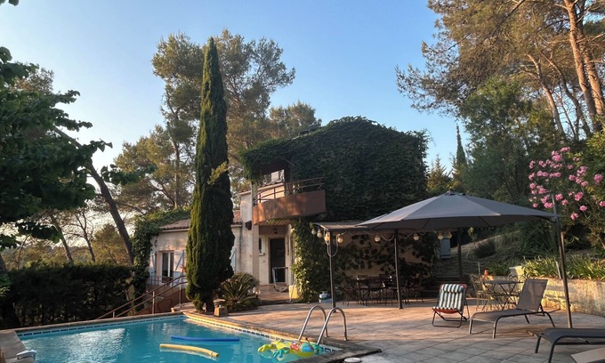 Montferrier-sur-Lez House | Villa for rent 3bed 3bath, sleeps 6, pool. Mid-June/mid-September. Montferrier