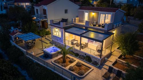 Dvornica Villa | Villa Fox