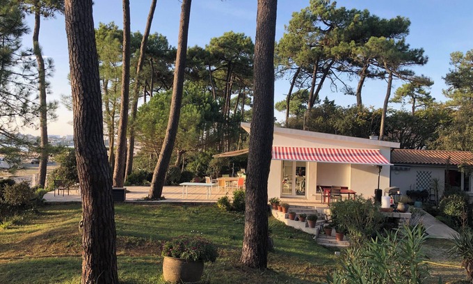 Saint-Georges-de-Didonne Villa | Villa facing the sea with wooded park in Saint-Georges-de-Didonne π΄π