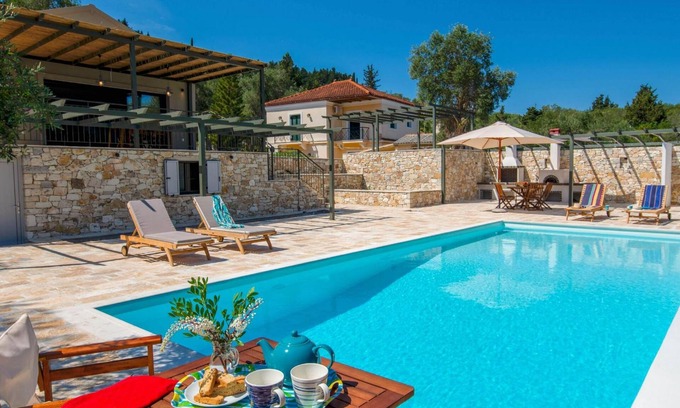 Koutsi Villa | Villa Gionis in Paxi
