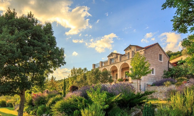 Sinj Villa | Villa Grande Vista 1 & Grande Vista 2