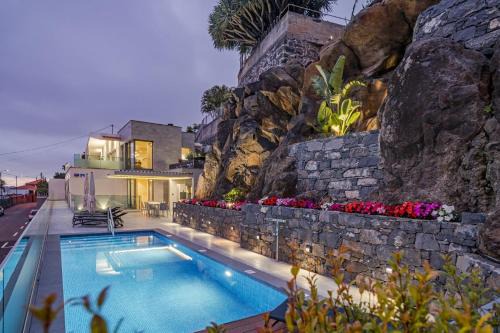 Monte Villa | Villa Grandview by Villa Plus
