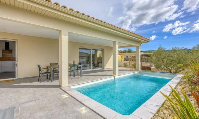 Goudargues House | Villa Hestia by Interhome