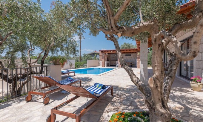 Zrnovnica Villa | Villa Hilltop View - Split by Villas Guide