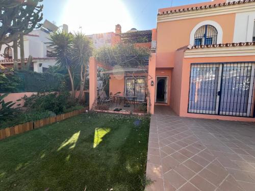 Torremolinos House | Villa Juani in Playa Los Alamos