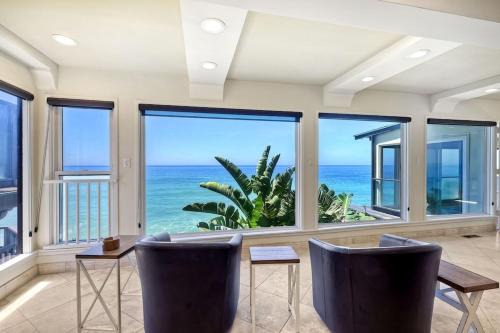 South Oceanside House | Villa Jules, Oceanfront, Private Beach, Fire Pit