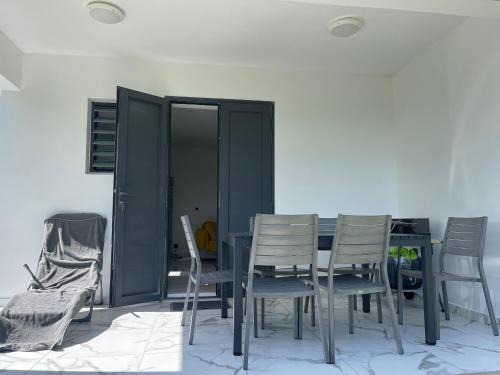 Sainte-Anne Apartment | Villa KENCYAPATRICIA