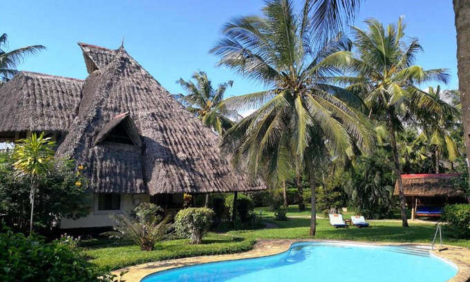 Galu Beach Villa | Villa Kusini