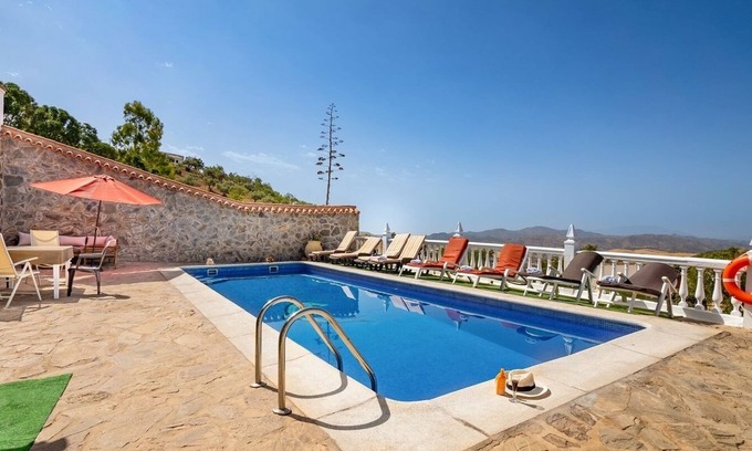 Antequera Villa | Villa La Higuera Antequera - La Higuera by Ruralidays