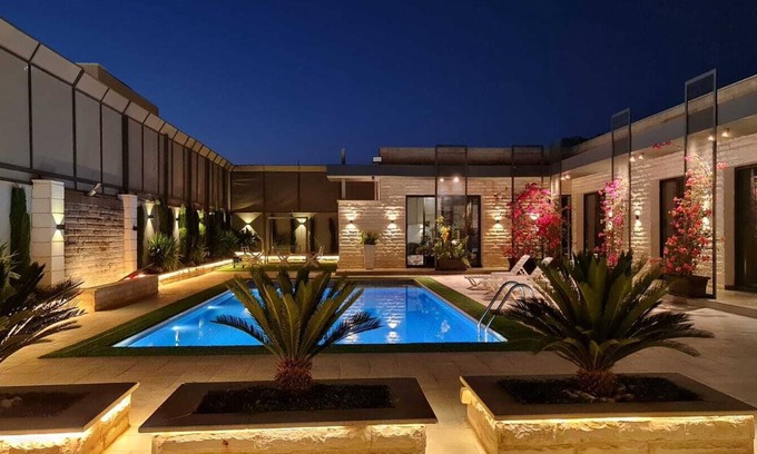 Al Rama Ski Chalet | Villa La Roche - Prime location, amenities & luxurious vibes
