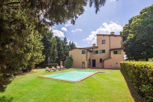 Lastra a Signa Villa | Villa la Selva by VacaVilla