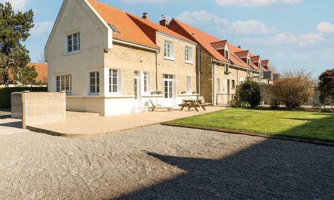 Wimille House | Villa les Aubépines in Wimille with garden