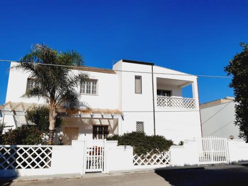 San Pietro in Bevagna House | Villa Litus
