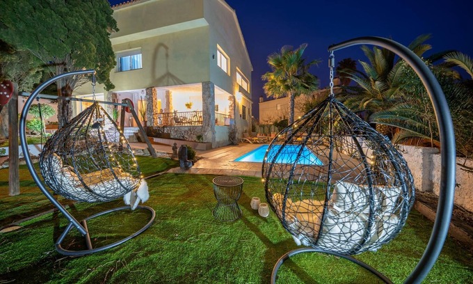 Condado del Jaruco House | VILLA LUX GALLERY, GREAT EXPERIENCE, PRIVATE POOL AND CLOSE TO THE SEA, 13 PEOPLE