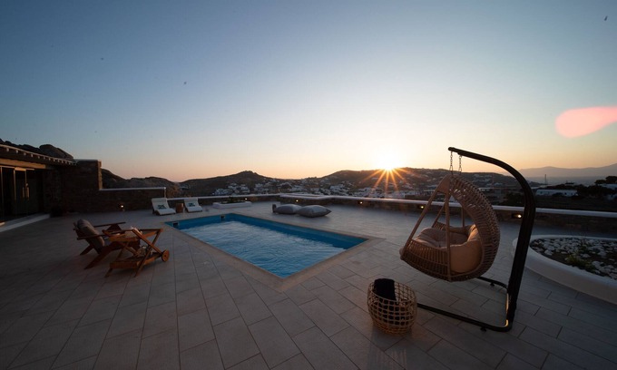 Psarou Villa | Villa Lydia with Pool in Ag Lazaros