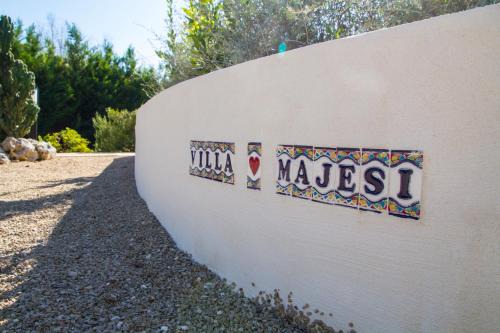 Casarano Villa | Villa Majesi