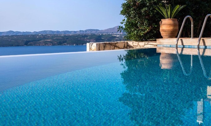 Megala Chorafia Villa | Villa Majestic Crete heated pool and sauna