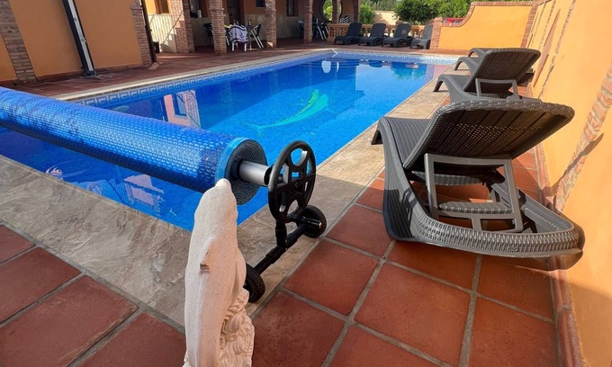 Alhaurin de la Torre House | Villa Mandolyn 10 min from airport, beaches and Malaga. A sought after location