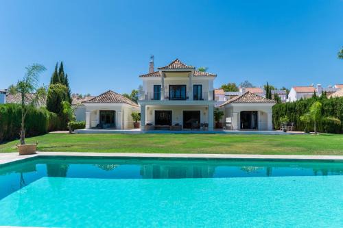 Nueva Andalucia Villa | Villa Michelle