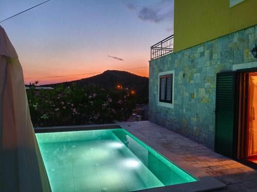 Siroke Villa | Villa Mirta