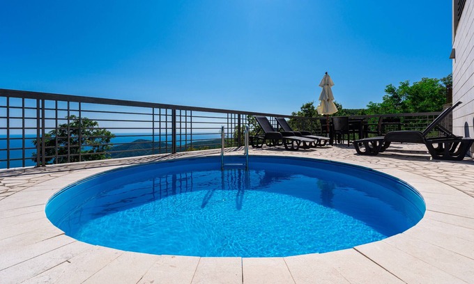 Lapcici Villa | Villa Montehill 2