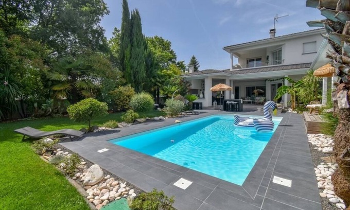 Saint-Medard-en-Jalles House | Villa near Bordeaux, Arcachon, Bassin and Ocean