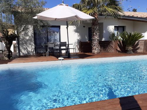 Gujan-Mestras Villa | ViLLA NEUVE 115m2 ,TOUT CONFORT AVEC PiSCiNE Chauffée-JARDiNET BASSiN ARCACHON