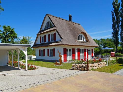Glowe House | Villa Nixe