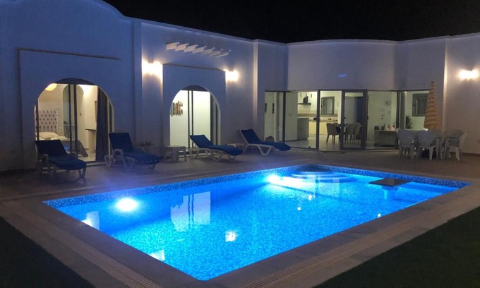 Aghir Villa | VILLA NOUR DJERBA plain pied haut de gamme piscine proche de la plage