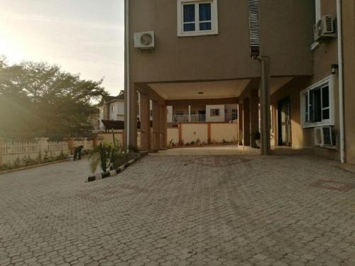 Utako Hotel | Villa Nuee Hotel & Suites Utako, Abuja