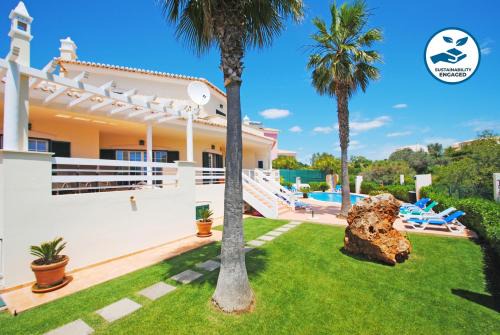 Armacao de Pera Villa | Villa Oliveira by Algarve Vacation