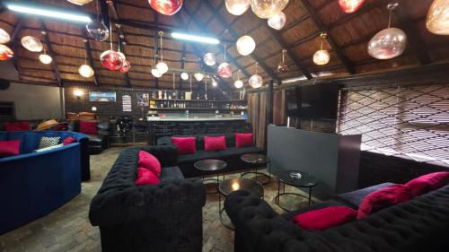 Witfield House | Villa on the East-Party House