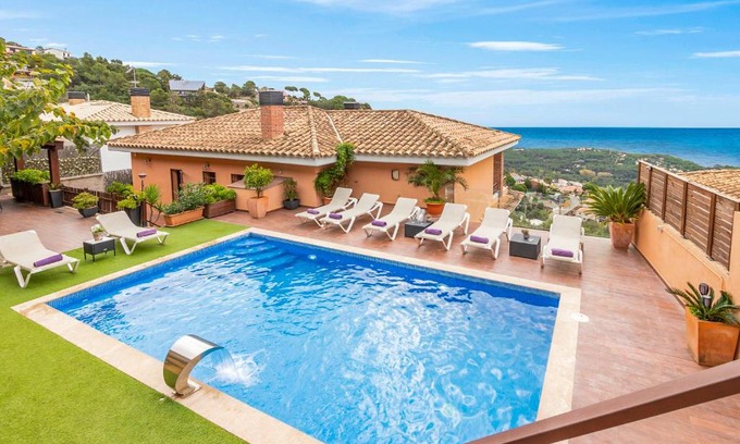 Lloret de Mar House | Villa Origami