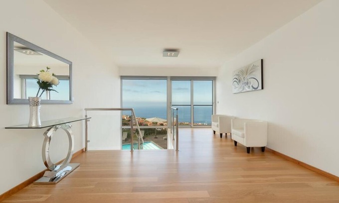 Arco da Calheta Villa | Villa Panoramica ,Moradia de Luxo com 4 Quartos, piscina e vista mar