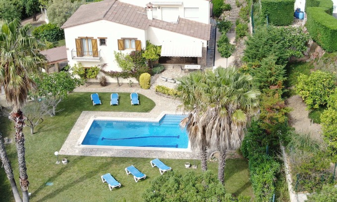 Calonge Ski Chalet | Villa Pasha - Your family retreat on the Costa Brava