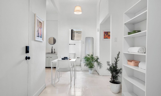 Hipodromo Apartment | Villa Paz Tu Pausa Minimalista en Medio de Todo.