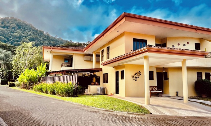 Tarcoles Villa | Villa Punta Leona - Beautiful Family Villa - Gated Community next to Punta Leona