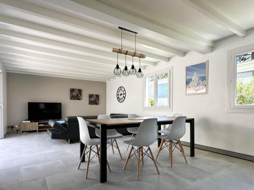 La Palmyre House | Villa rénovée à La Palmyre pour 6 pers. - Patio, wifi, proche plage et commerces - FR-1-705-85
