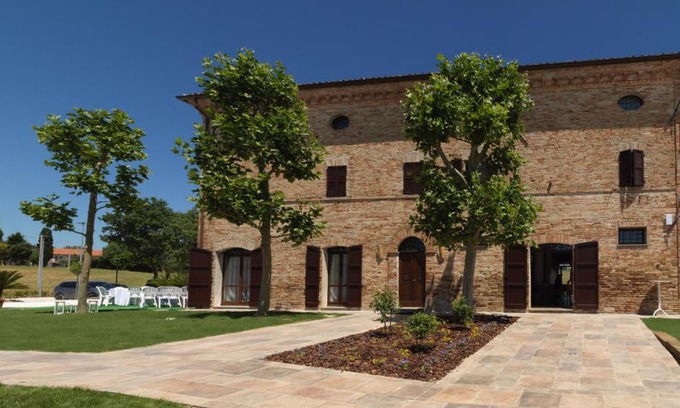 Ripe Bed & Breakfast | villa Resort Tre Castelli