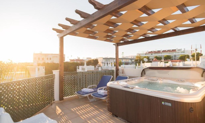 Alvor Villa | Villa Ria Rose, Alto da Ria 23 - jacuzzi and beach